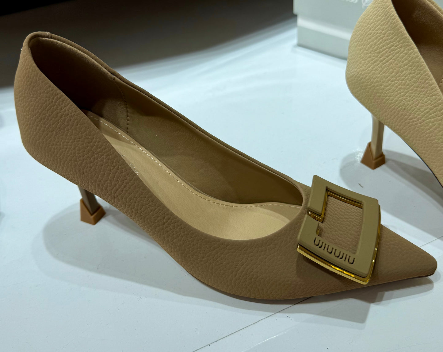 Roma Classic Court Shoe