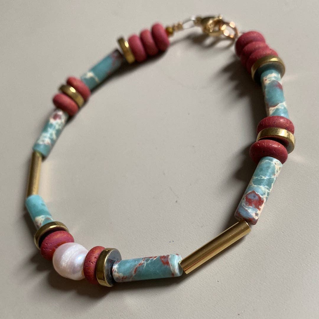 Gist - 7.5" Synthetic Shoushan Stone, Fresh water Pearls, Clay and Gold Plated Hematite Bracelet MRLB07