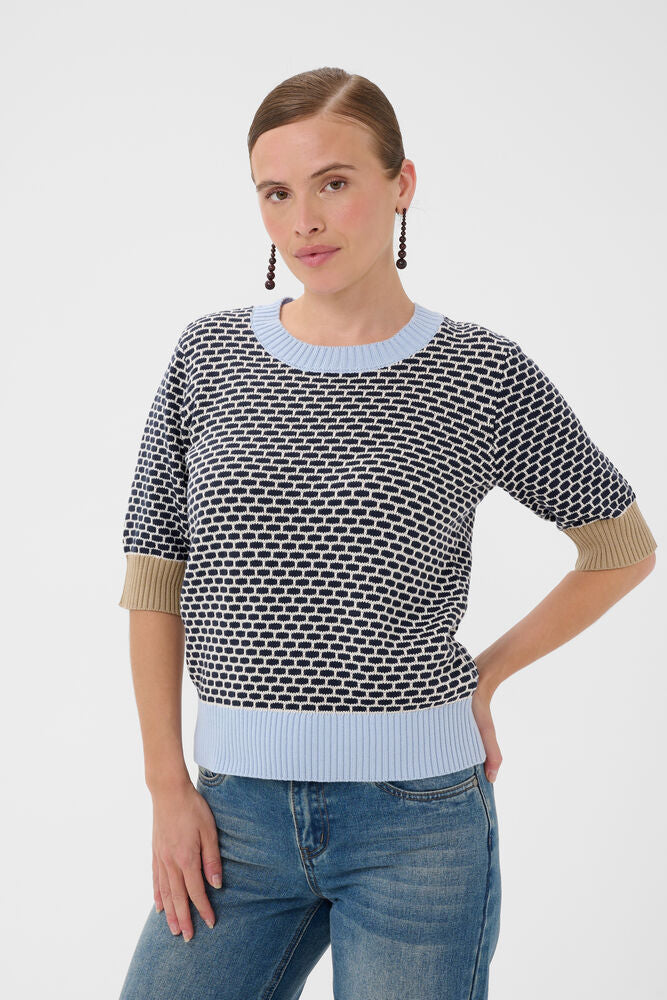 Culture Crona Pullover