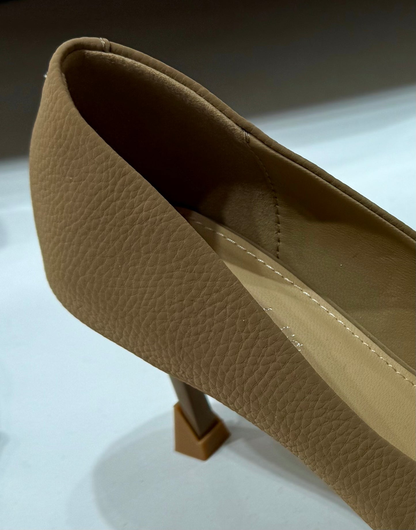 Roma Classic Court Shoe