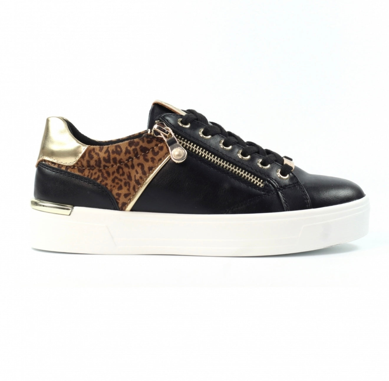 Lunar Tonga Training Shoe