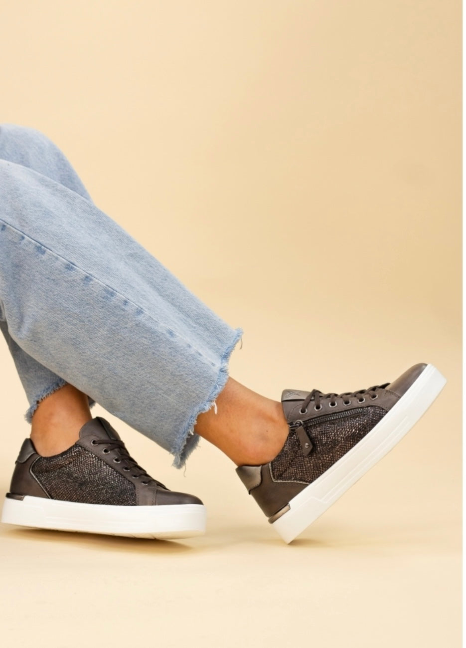 Lunar - Hype Pewter Trainer