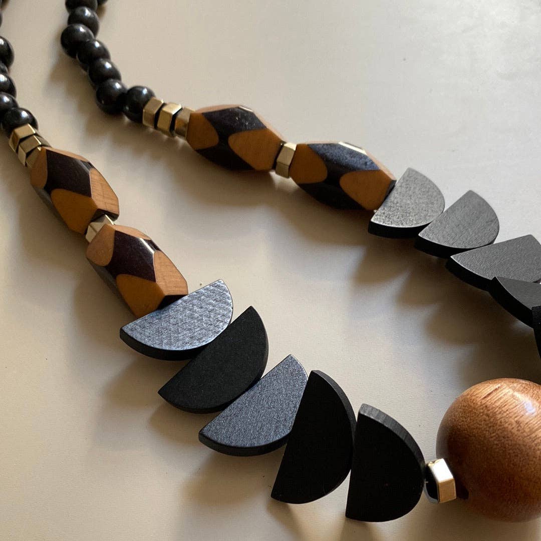 Gist - Statement necklace, Hematite, painted wood and acrylic MRL03